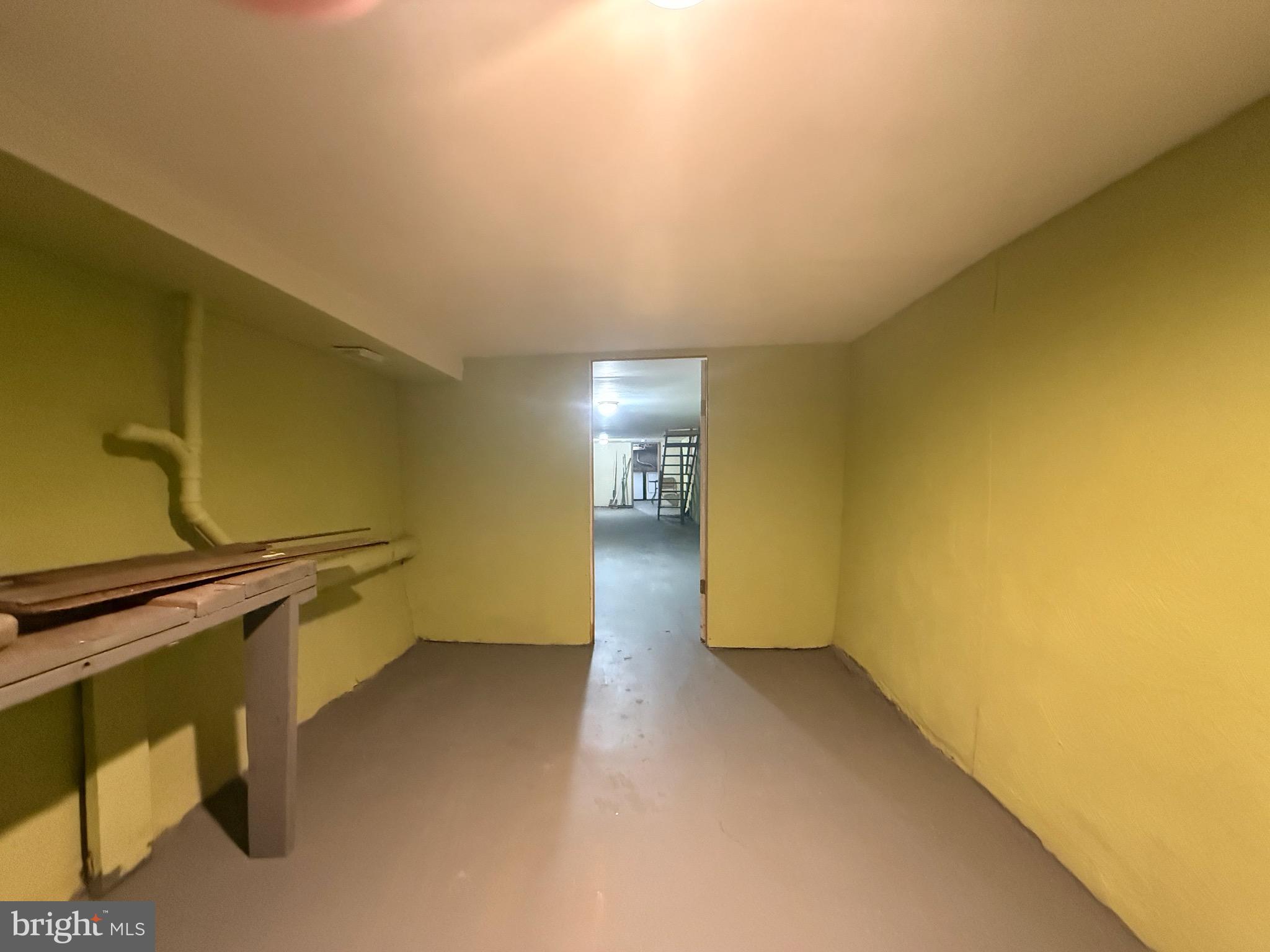 EAST KENSINGTON - Residential