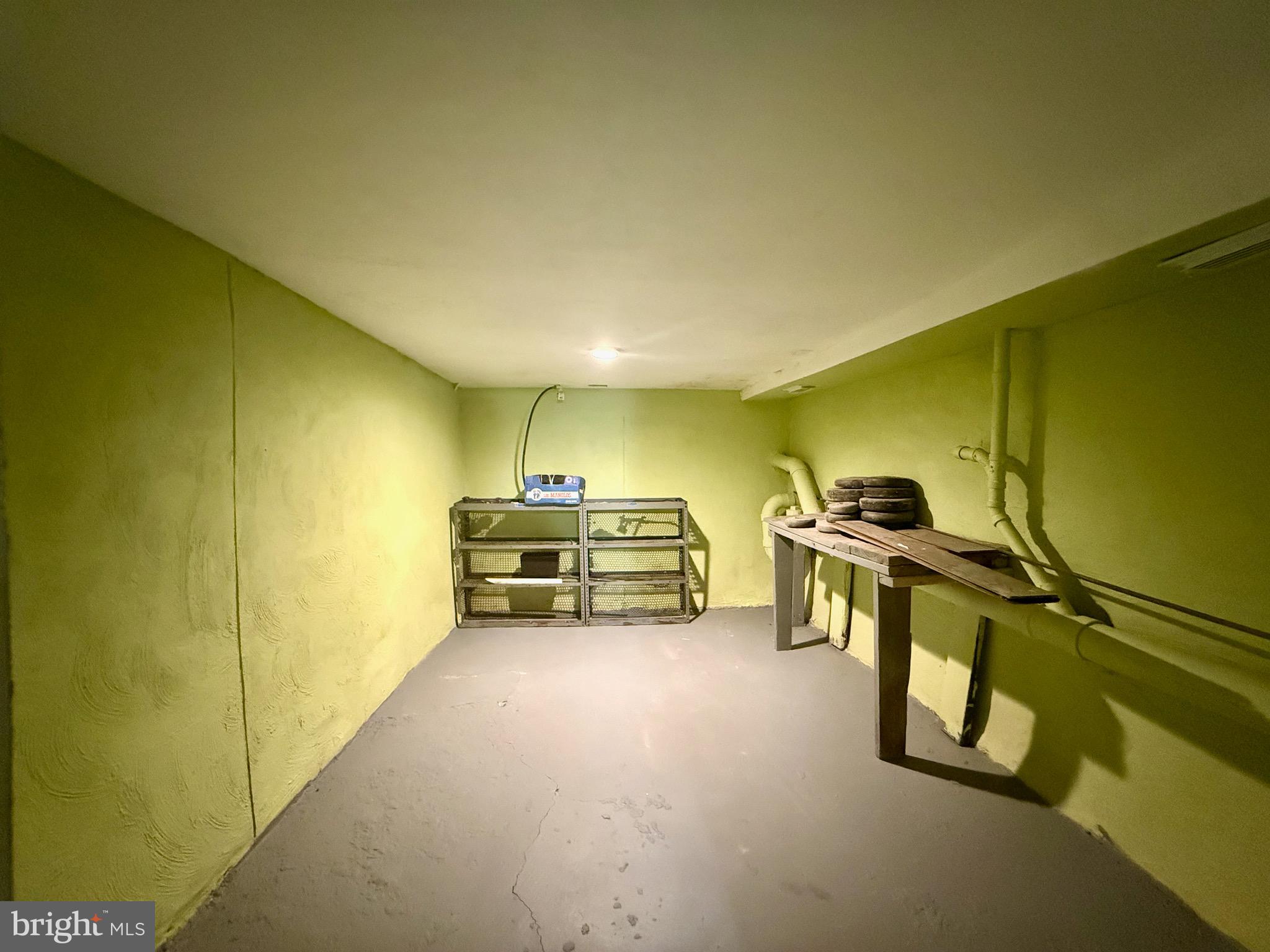 EAST KENSINGTON - Residential