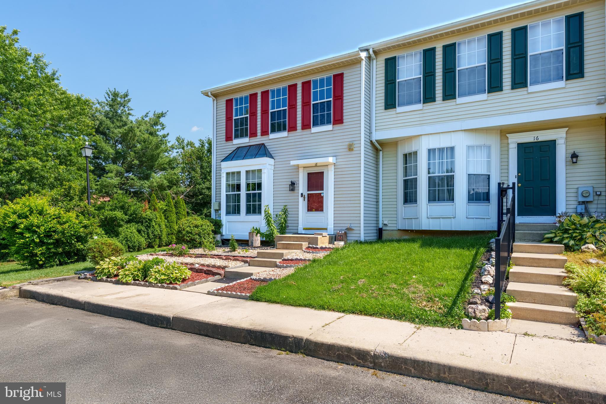 18 E GALLOWAY COURT