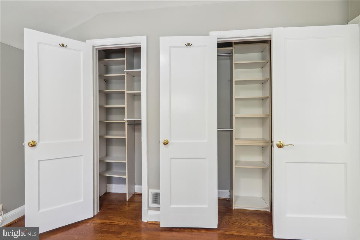 NORTH BETHESDA GROVE - Residential Lease