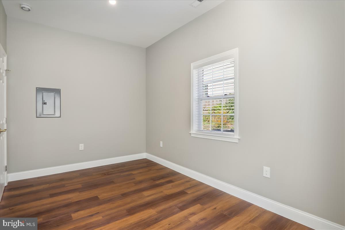 NORTH BETHESDA GROVE - Residential Lease