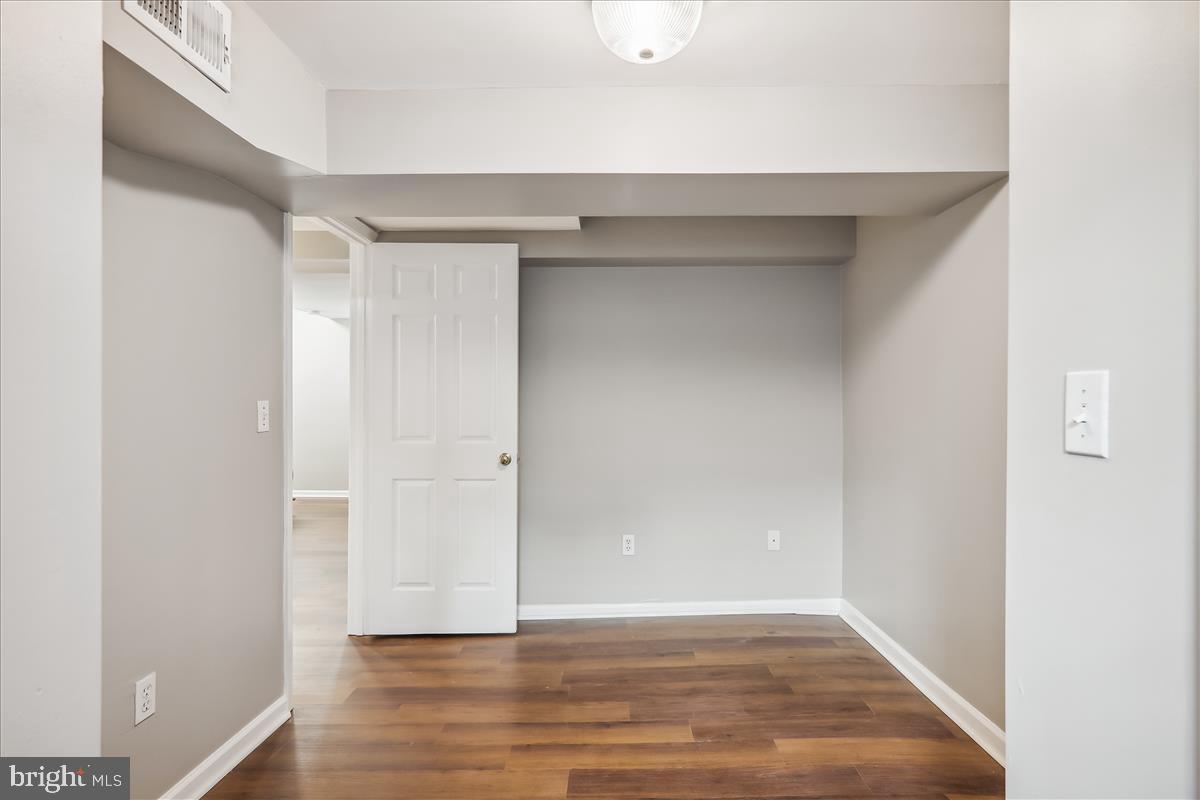 NORTH BETHESDA GROVE - Residential Lease