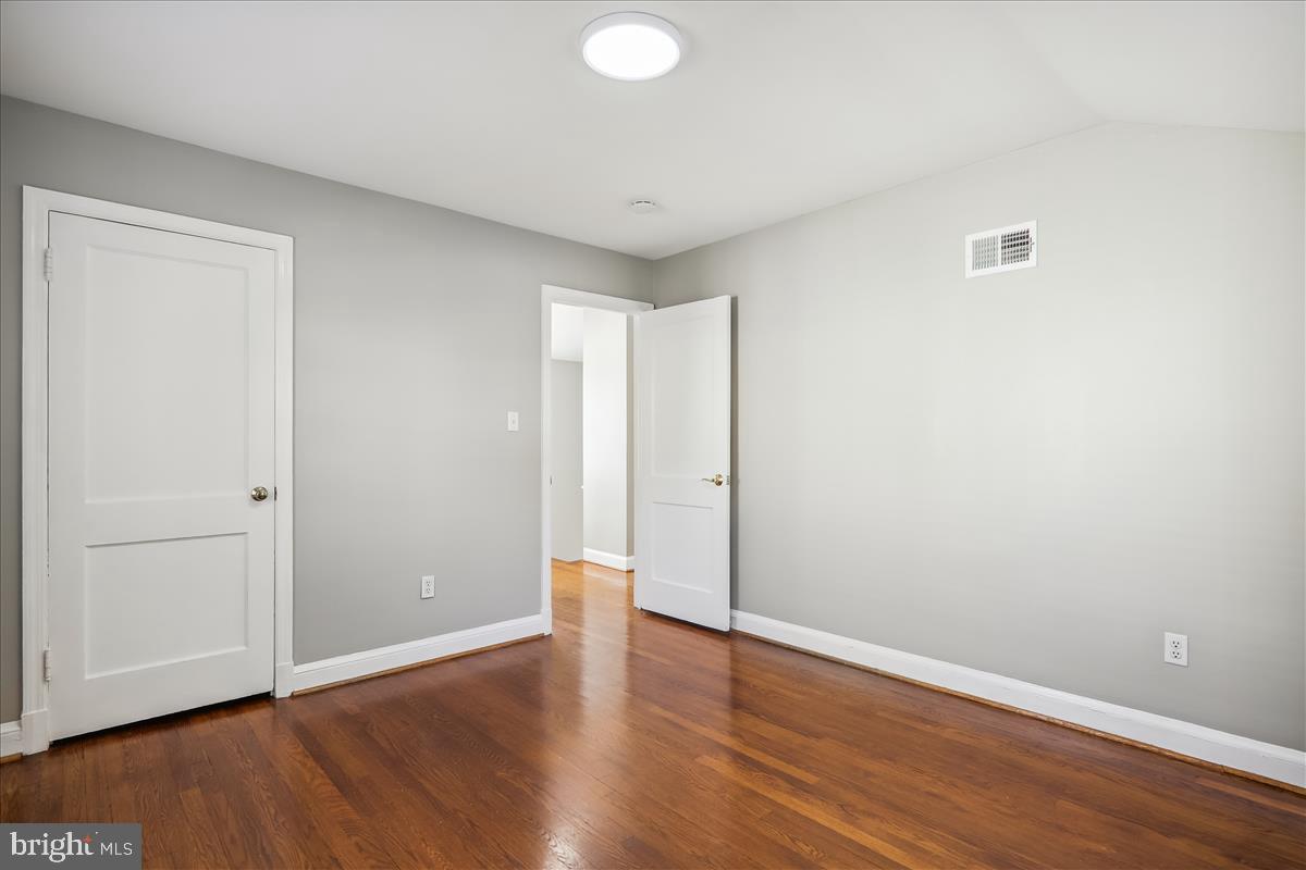 NORTH BETHESDA GROVE - Residential Lease