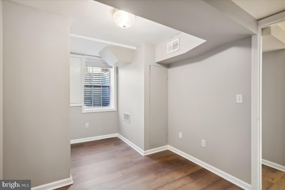 NORTH BETHESDA GROVE - Residential Lease