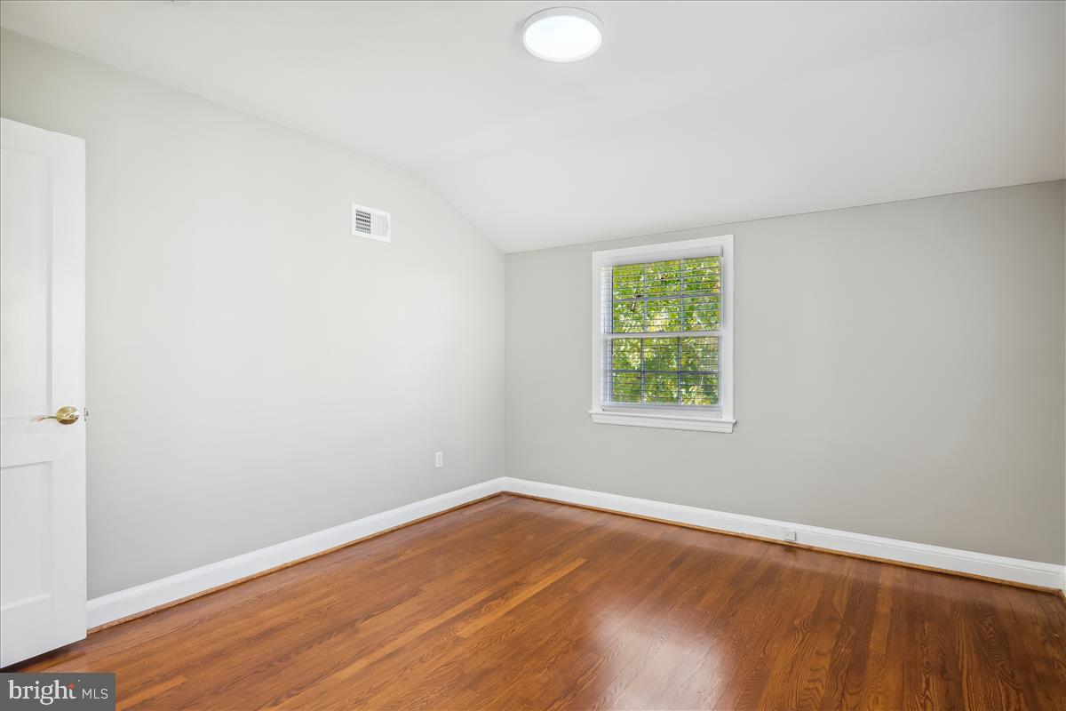 NORTH BETHESDA GROVE - Residential Lease