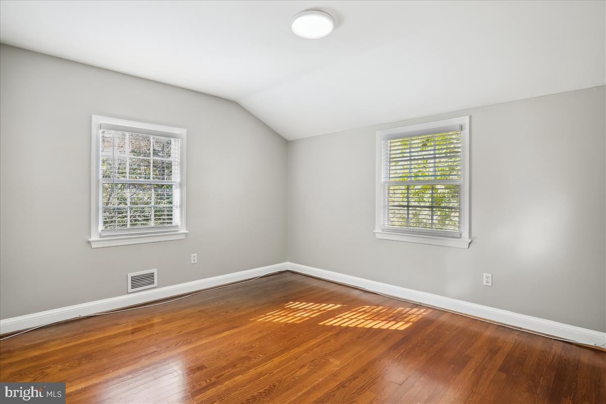 NORTH BETHESDA GROVE - Residential Lease