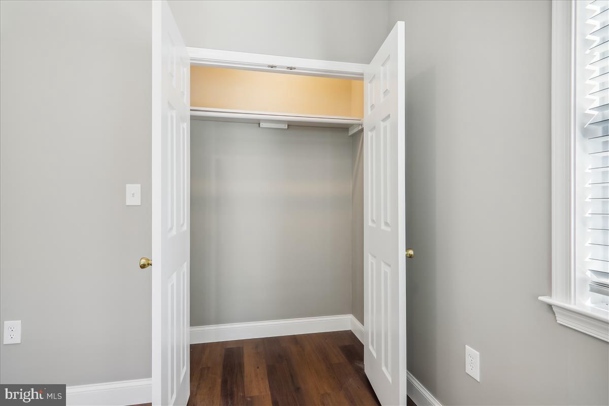 NORTH BETHESDA GROVE - Residential Lease