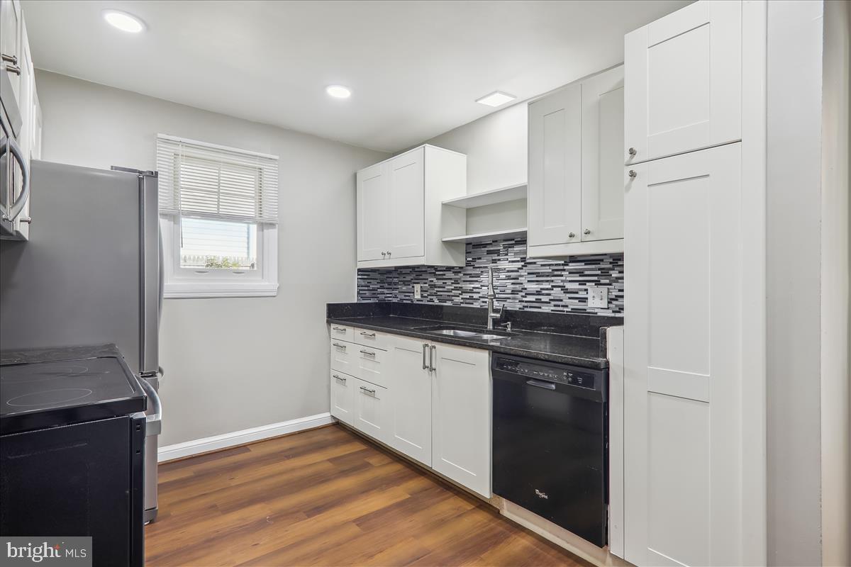 NORTH BETHESDA GROVE - Residential Lease