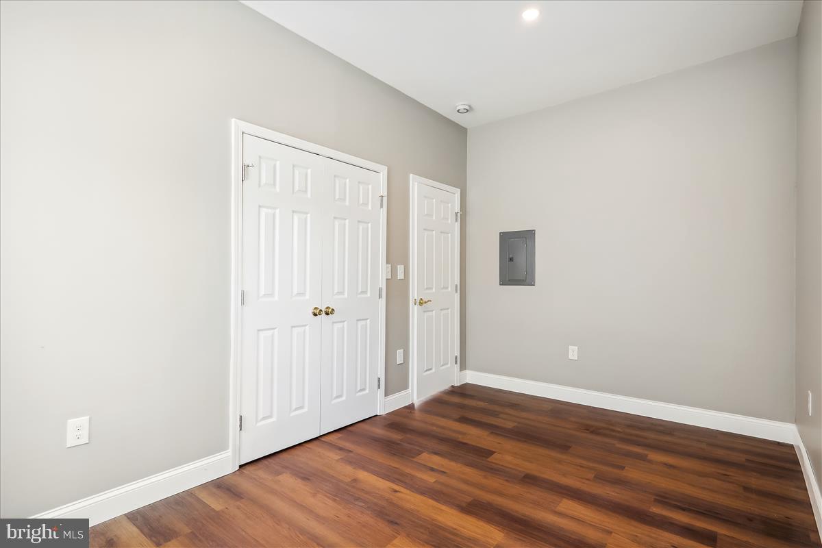 NORTH BETHESDA GROVE - Residential Lease