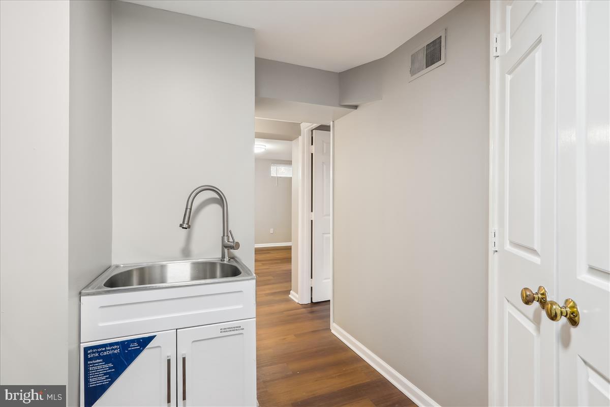 NORTH BETHESDA GROVE - Residential Lease