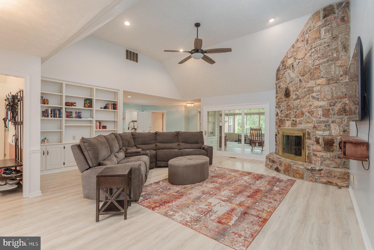 1492 CUMBERLAND DRIVE