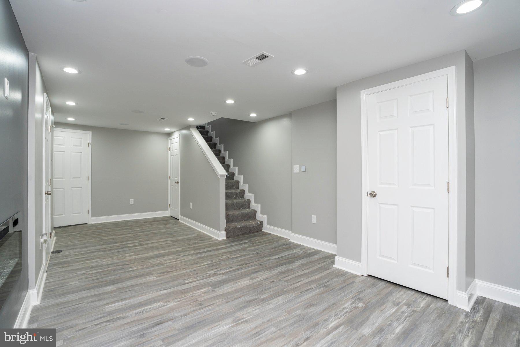 ARLINGTON - Residential