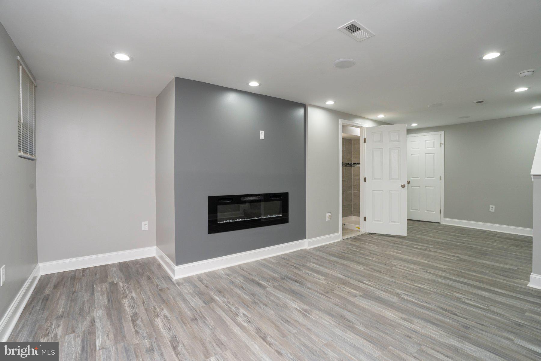 ARLINGTON - Residential