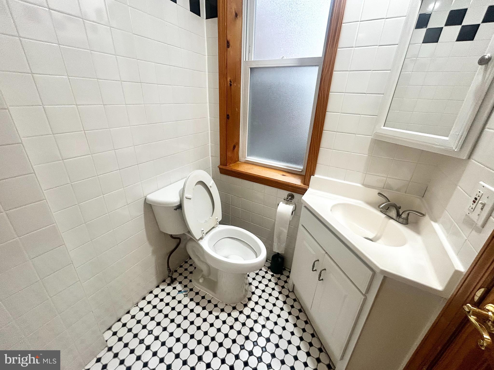 FAIRMOUNT - Residential Lease