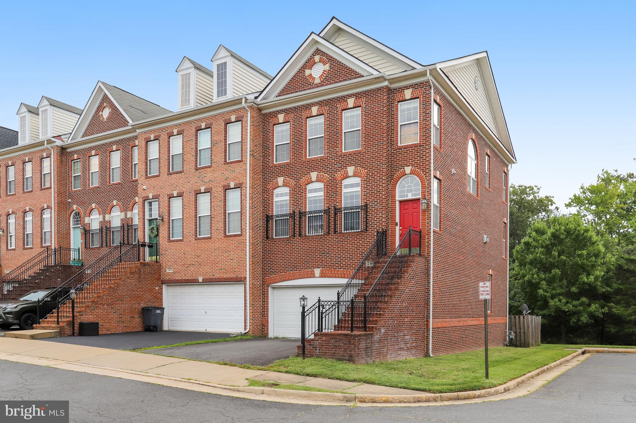 2463 SILK COURT