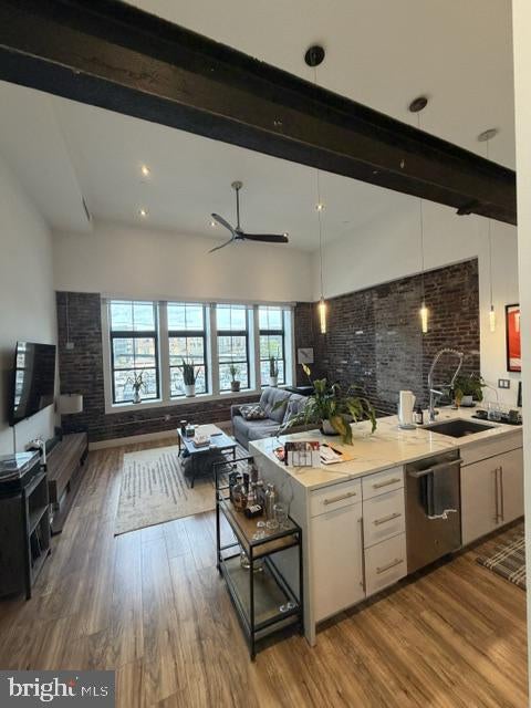 620 N FRONT STREET 2F