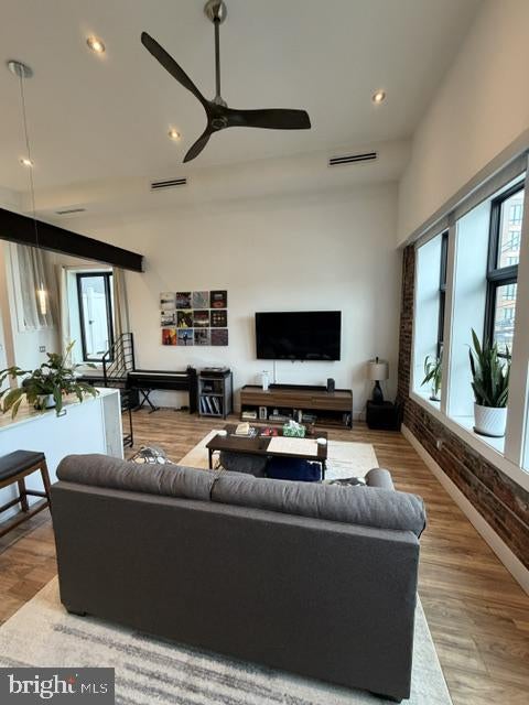620 N FRONT STREET 2F