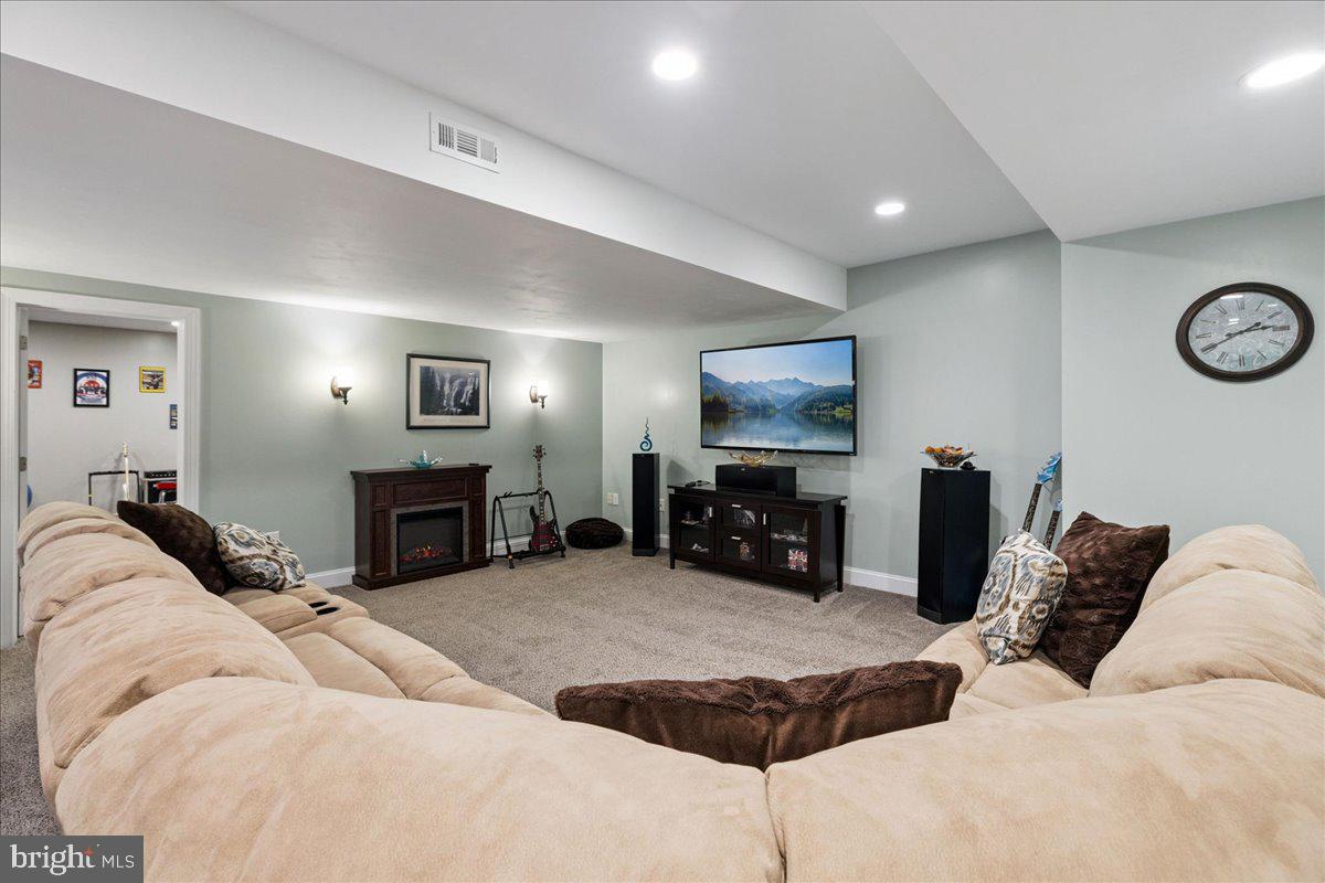 COVENTRY MEADOWS - Residential