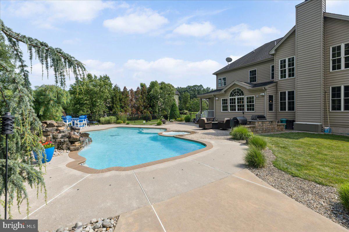 COVENTRY MEADOWS - Residential