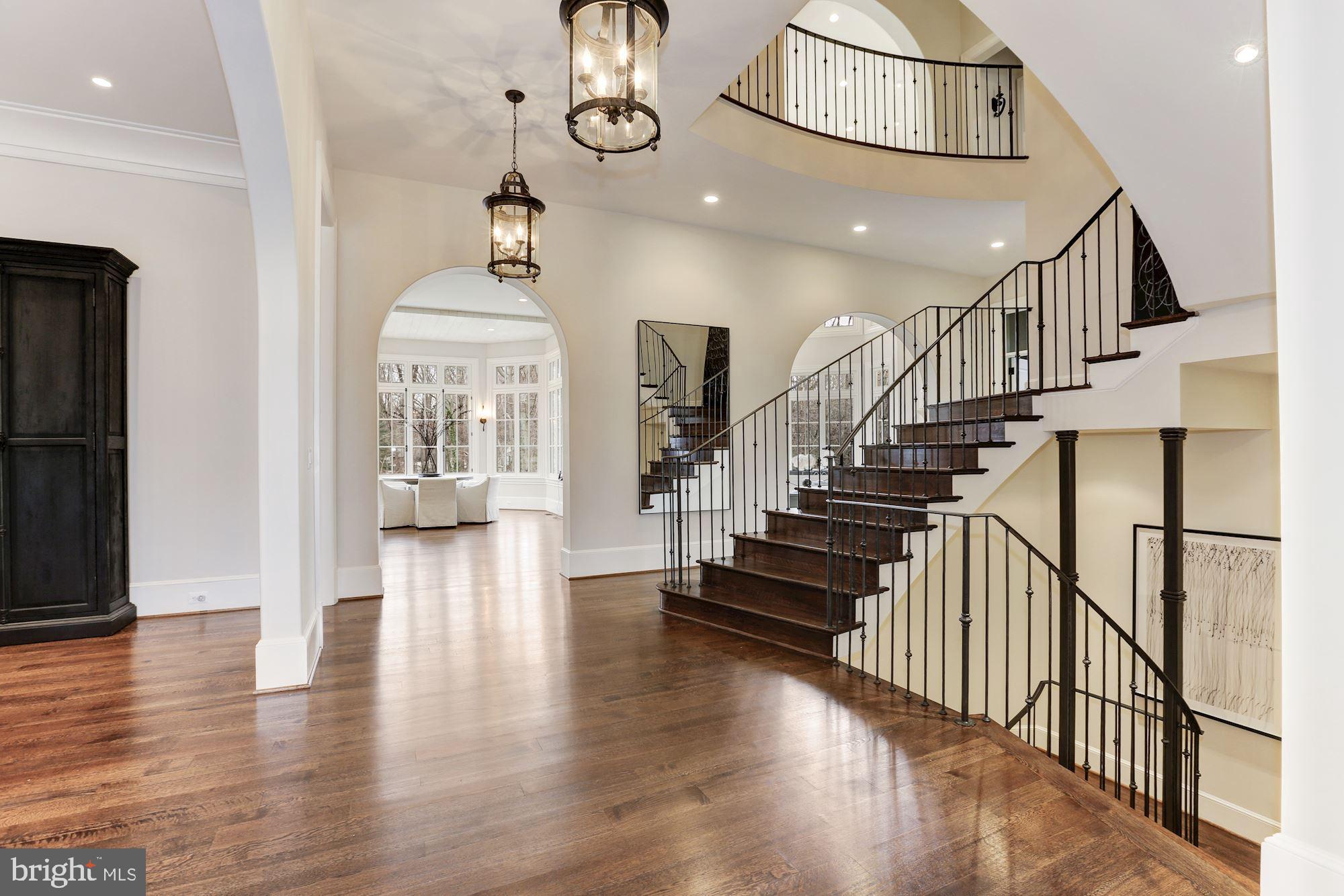 LANGLEY OAKS - Residential