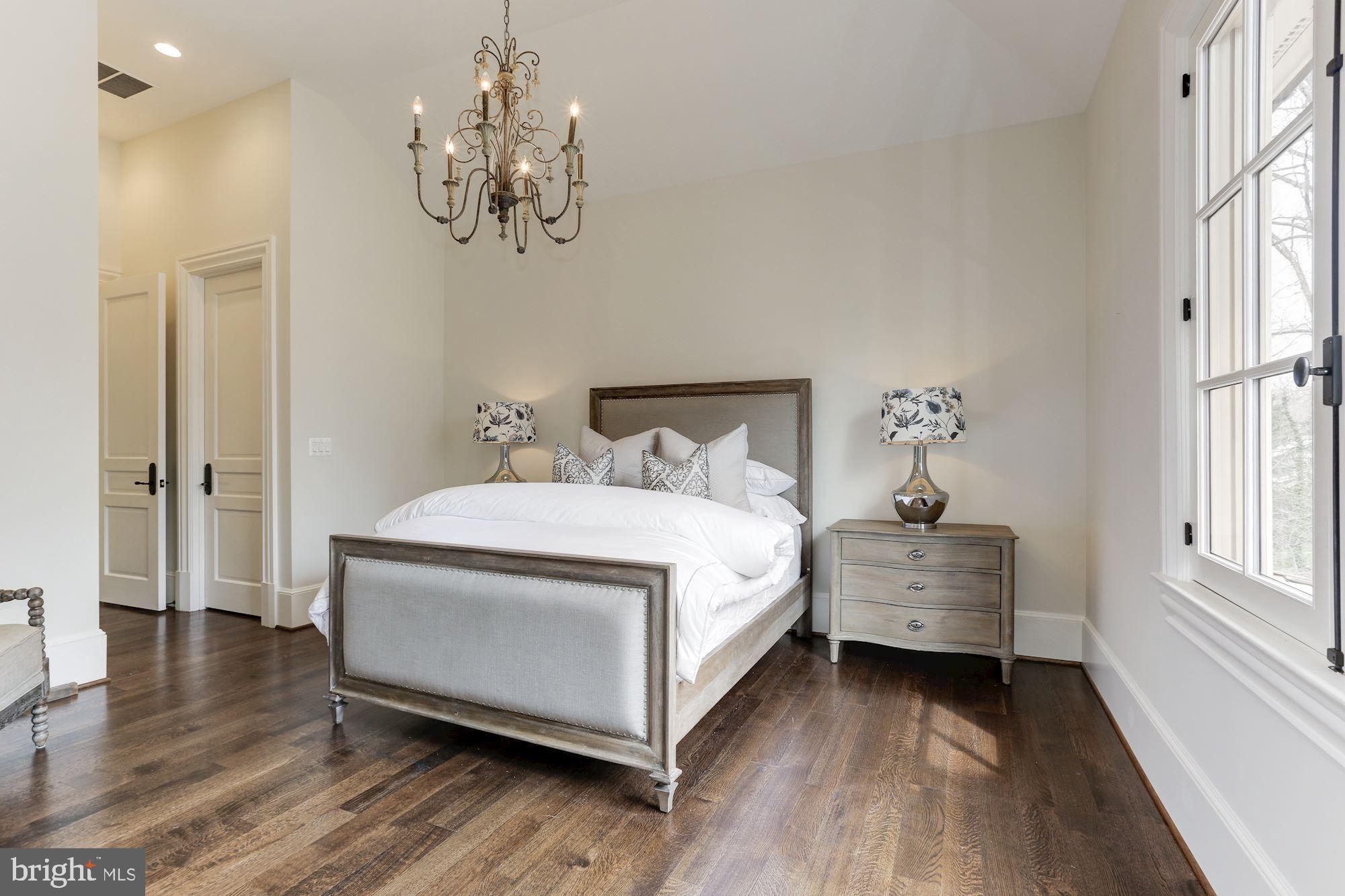 LANGLEY OAKS - Residential