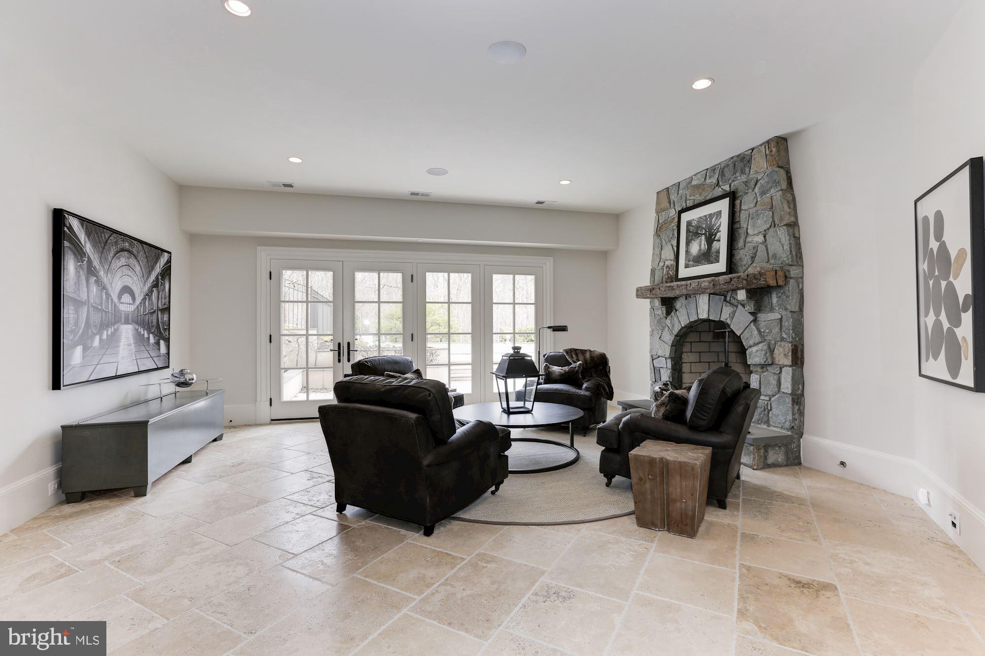 LANGLEY OAKS - Residential