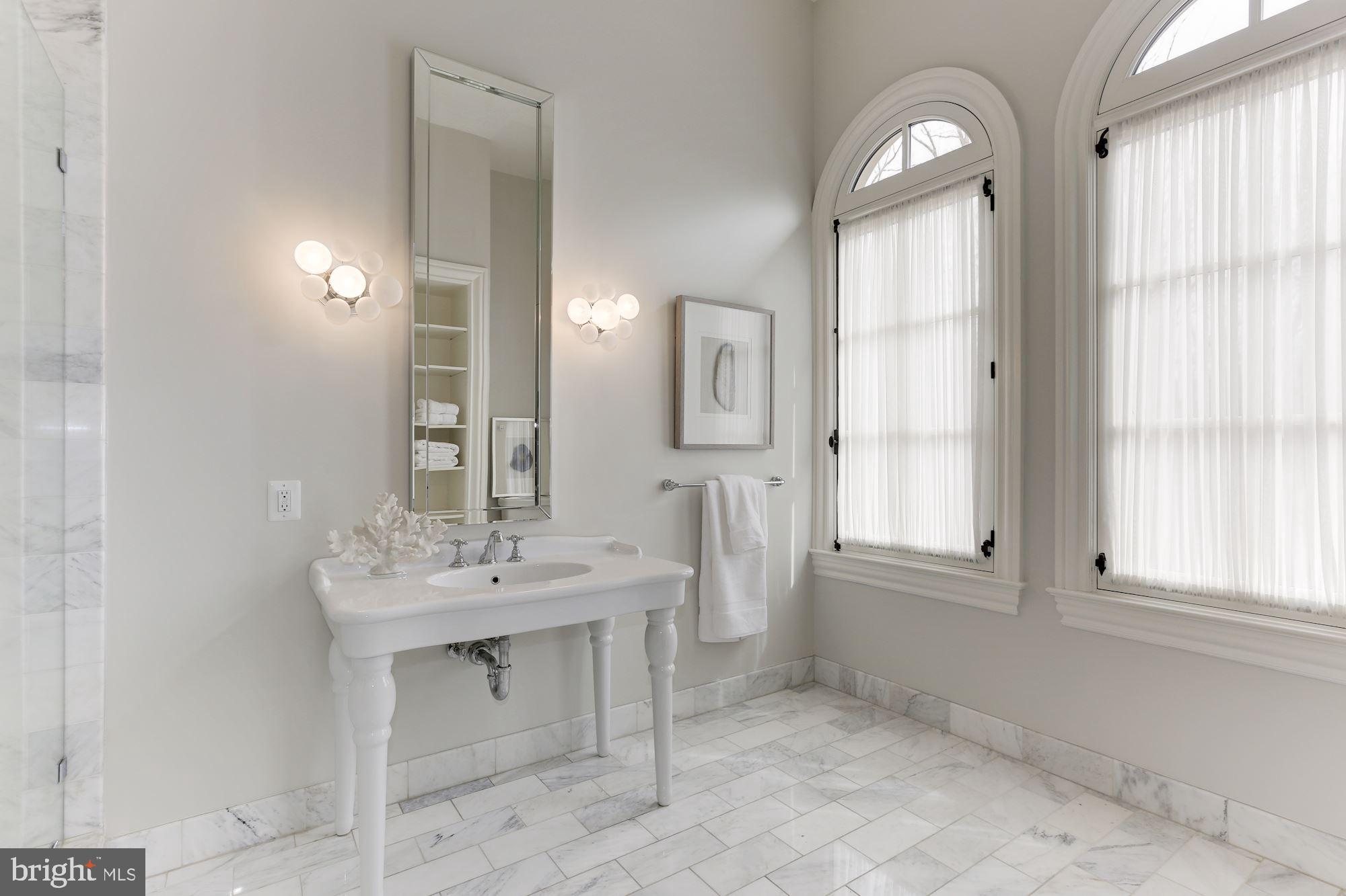 LANGLEY OAKS - Residential