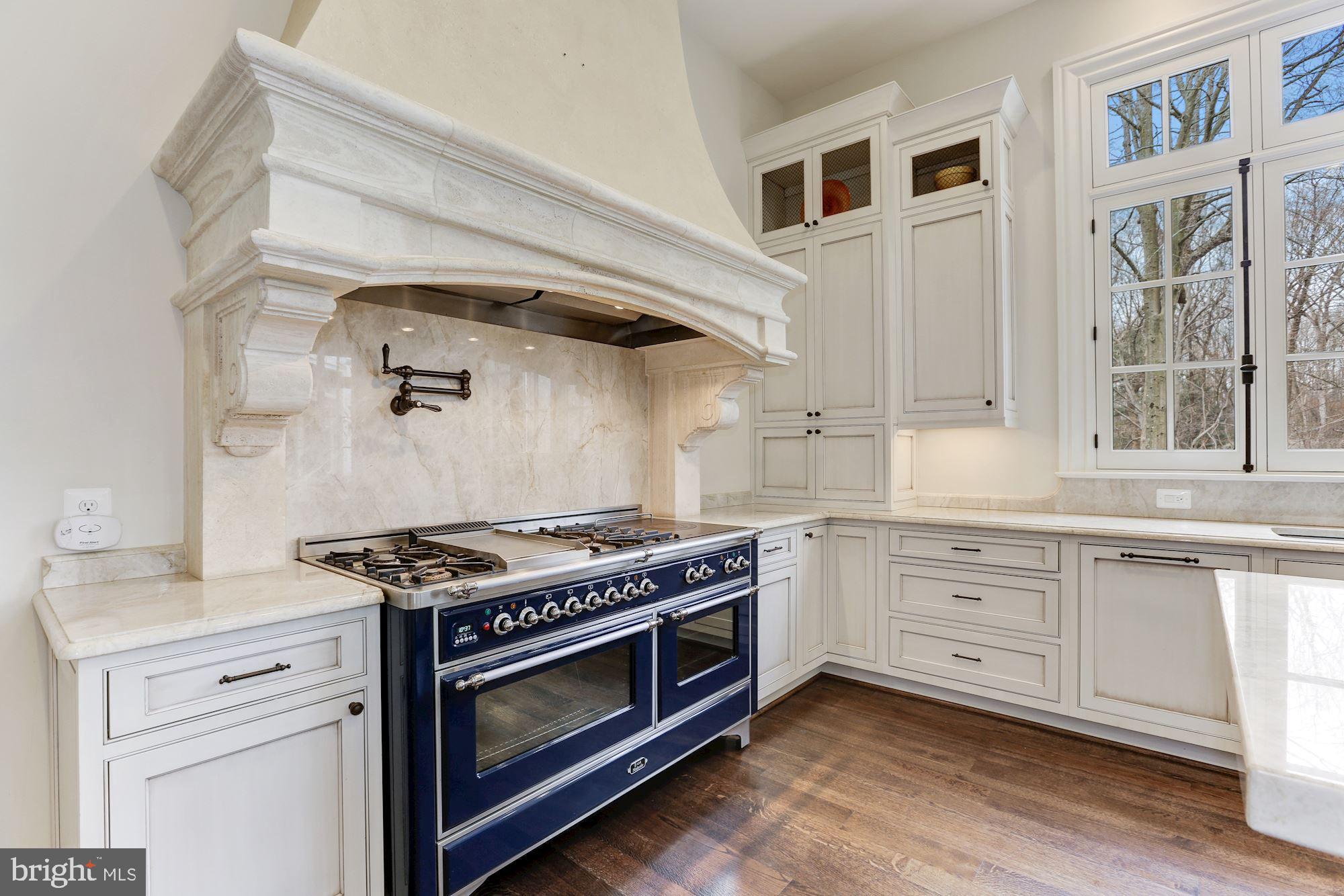 LANGLEY OAKS - Residential