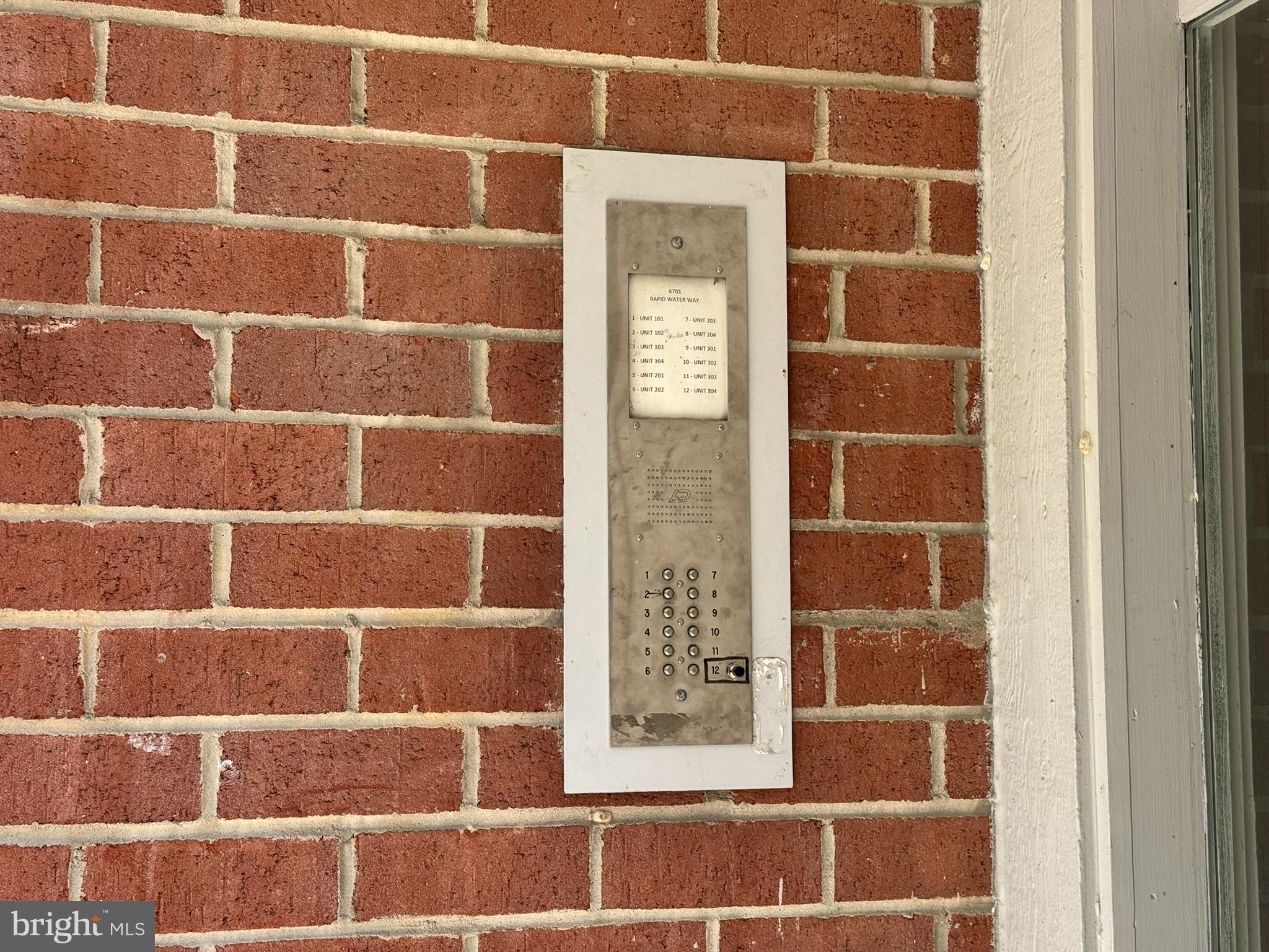 CROMWELL FOUNTAIN - Residential