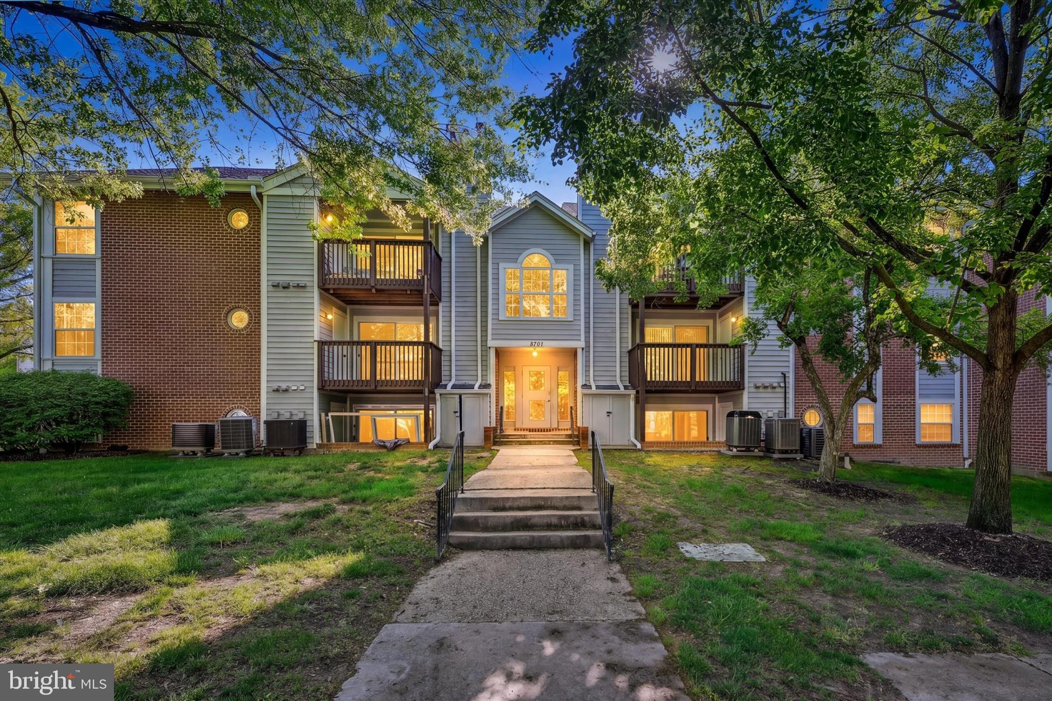 CROMWELL FOUNTAIN - Residential