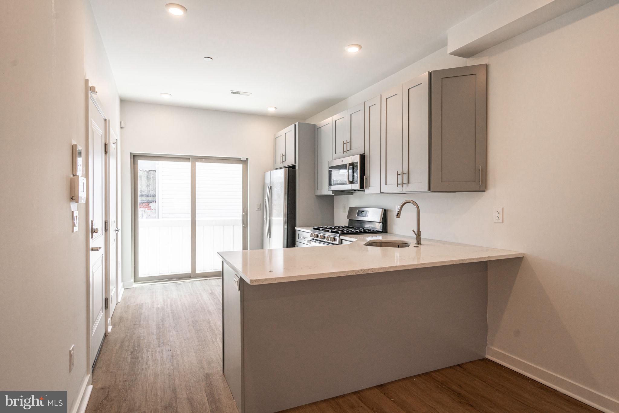 POINT BREEZE - Residential Income