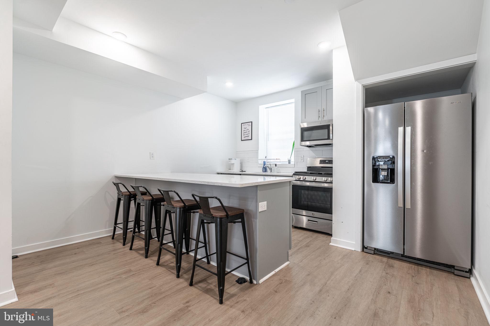 POINT BREEZE - Residential Income