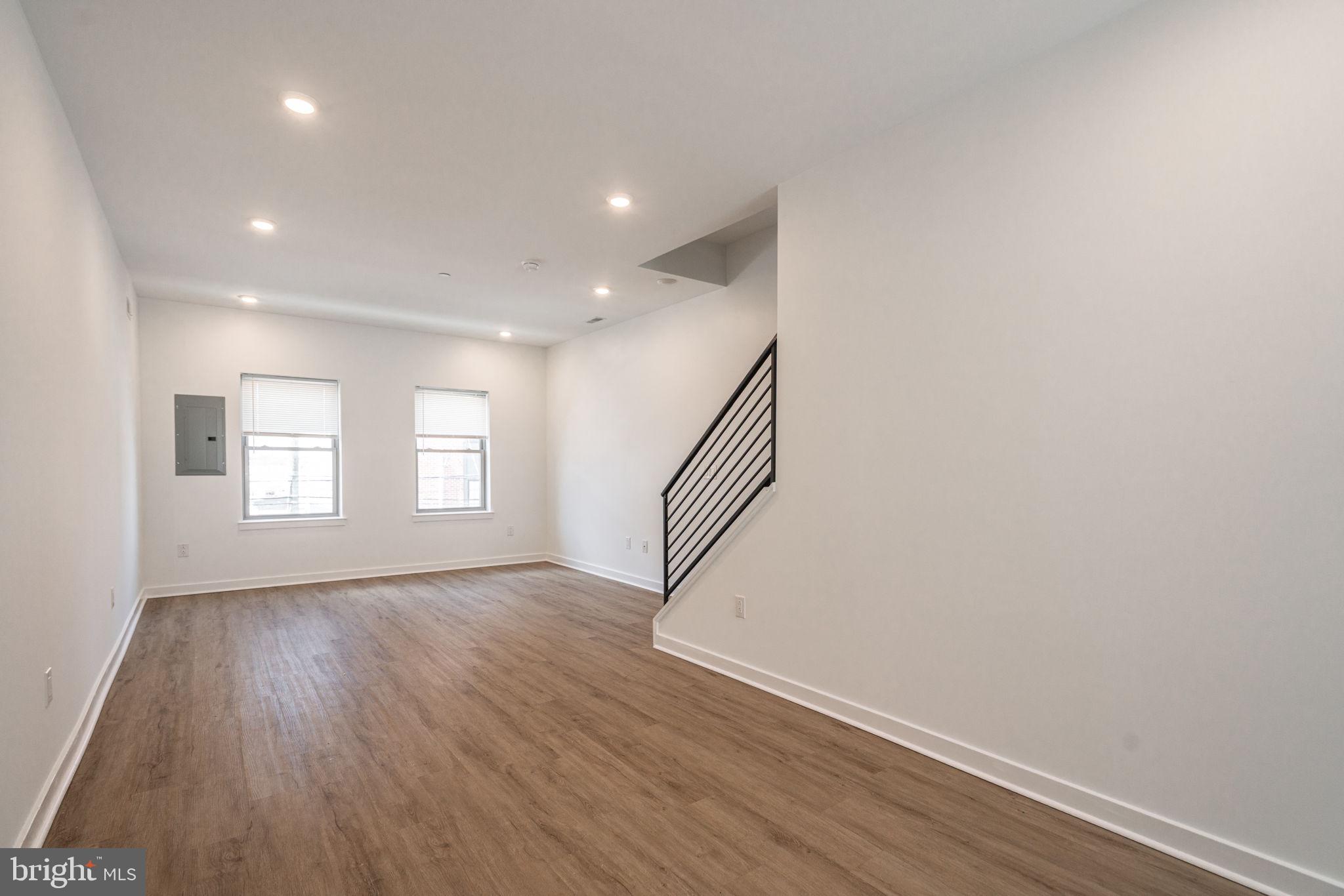 POINT BREEZE - Residential Income