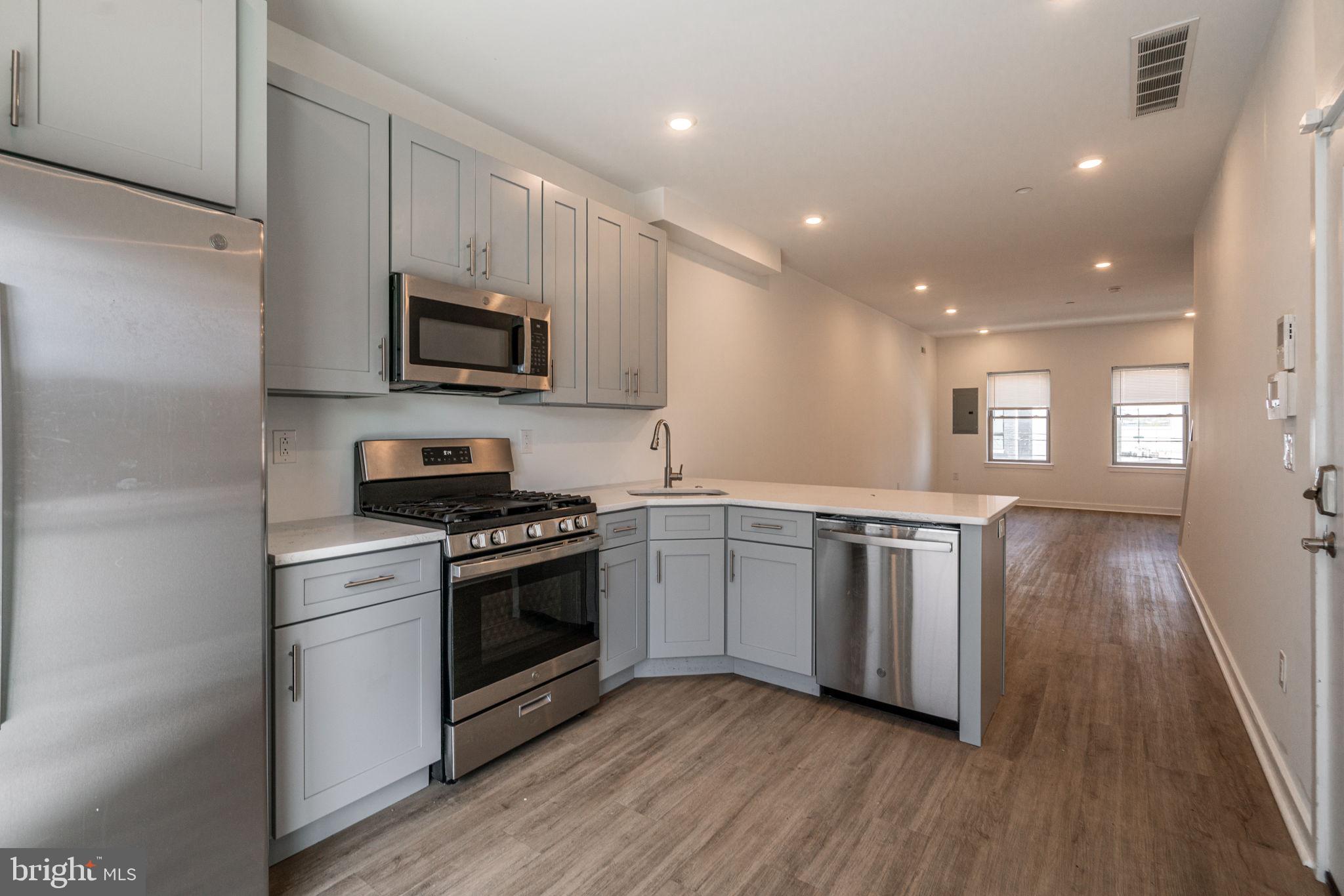 POINT BREEZE - Residential Income