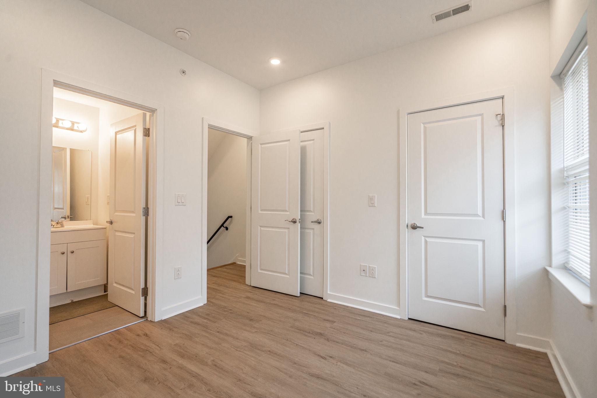 POINT BREEZE - Residential Income