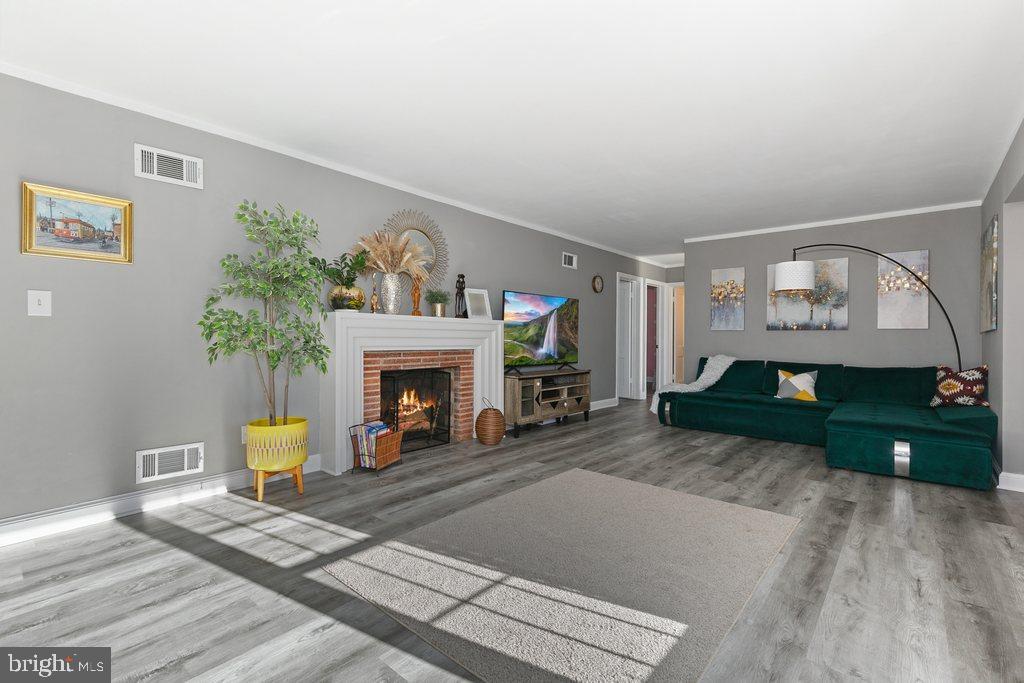 GLENVIEW - Residential