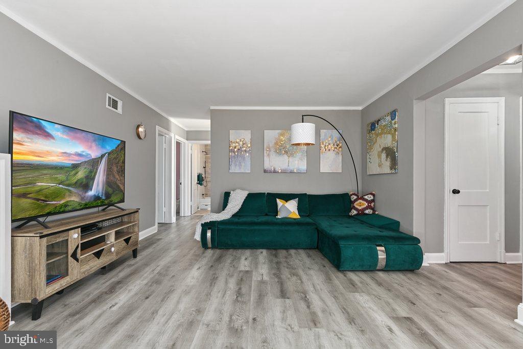 GLENVIEW - Residential