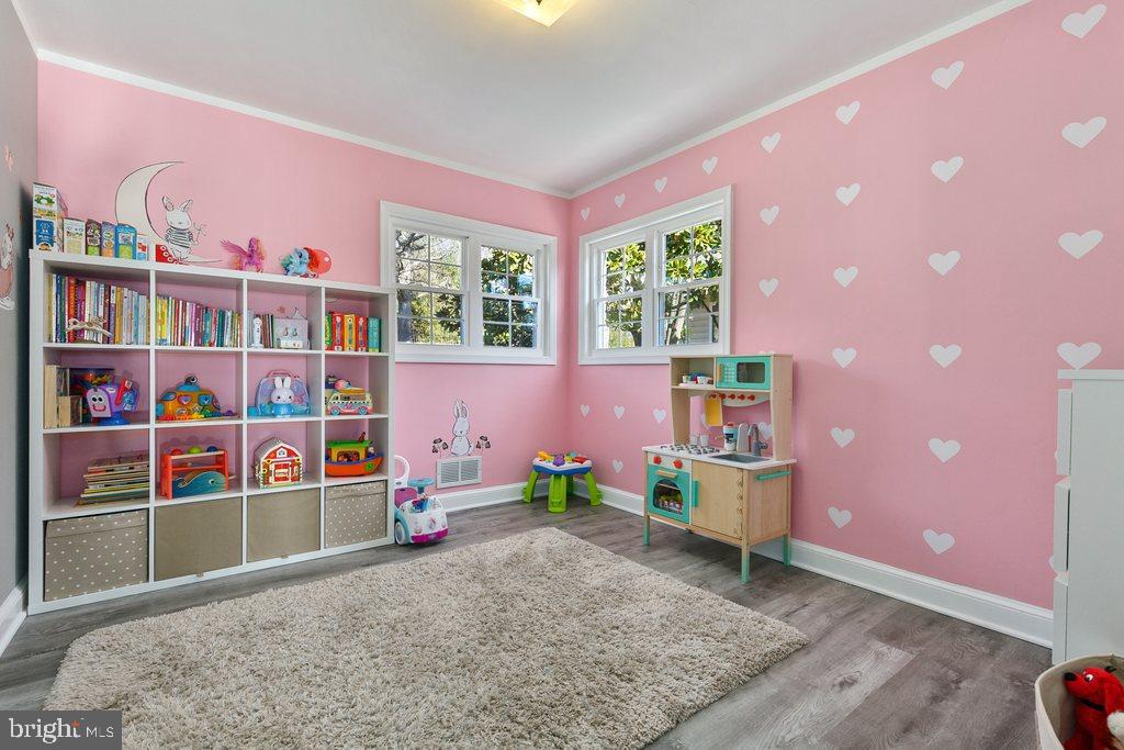 GLENVIEW - Residential