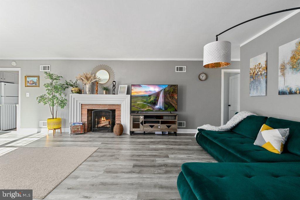 GLENVIEW - Residential