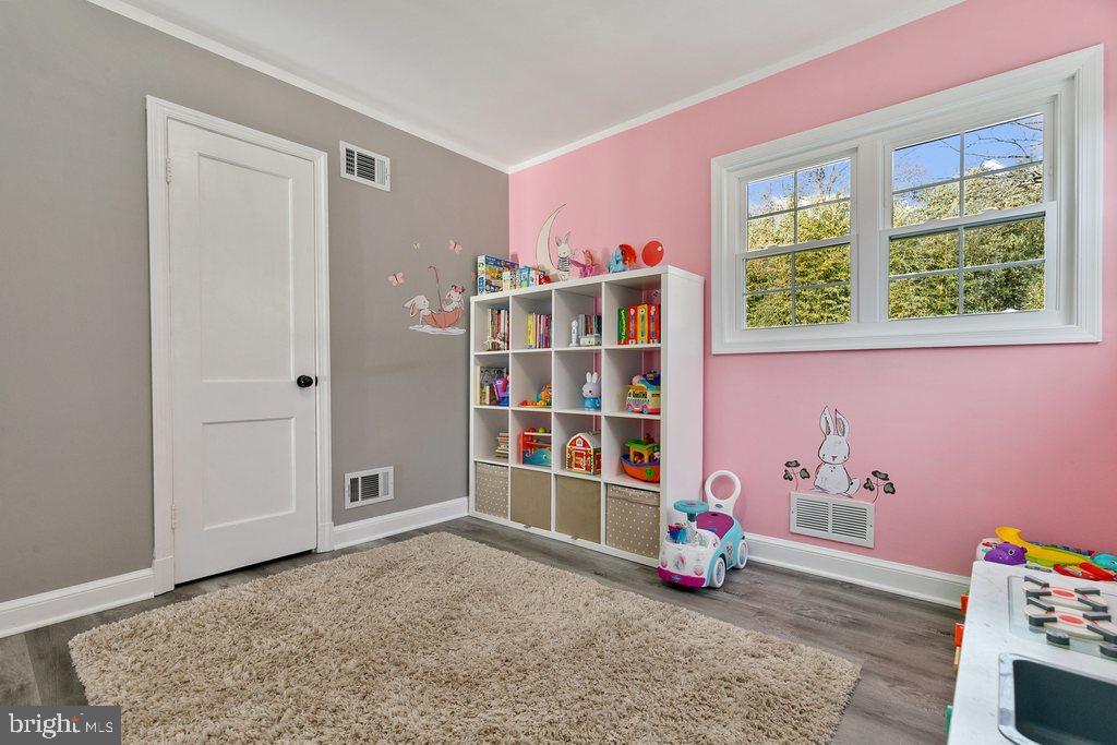 GLENVIEW - Residential