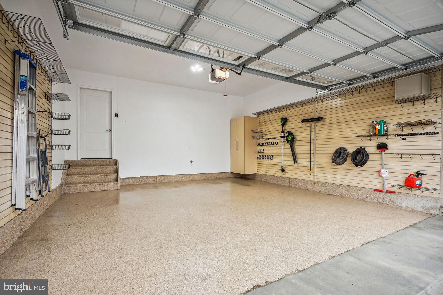 MEADOW BROOK FARM - Residential