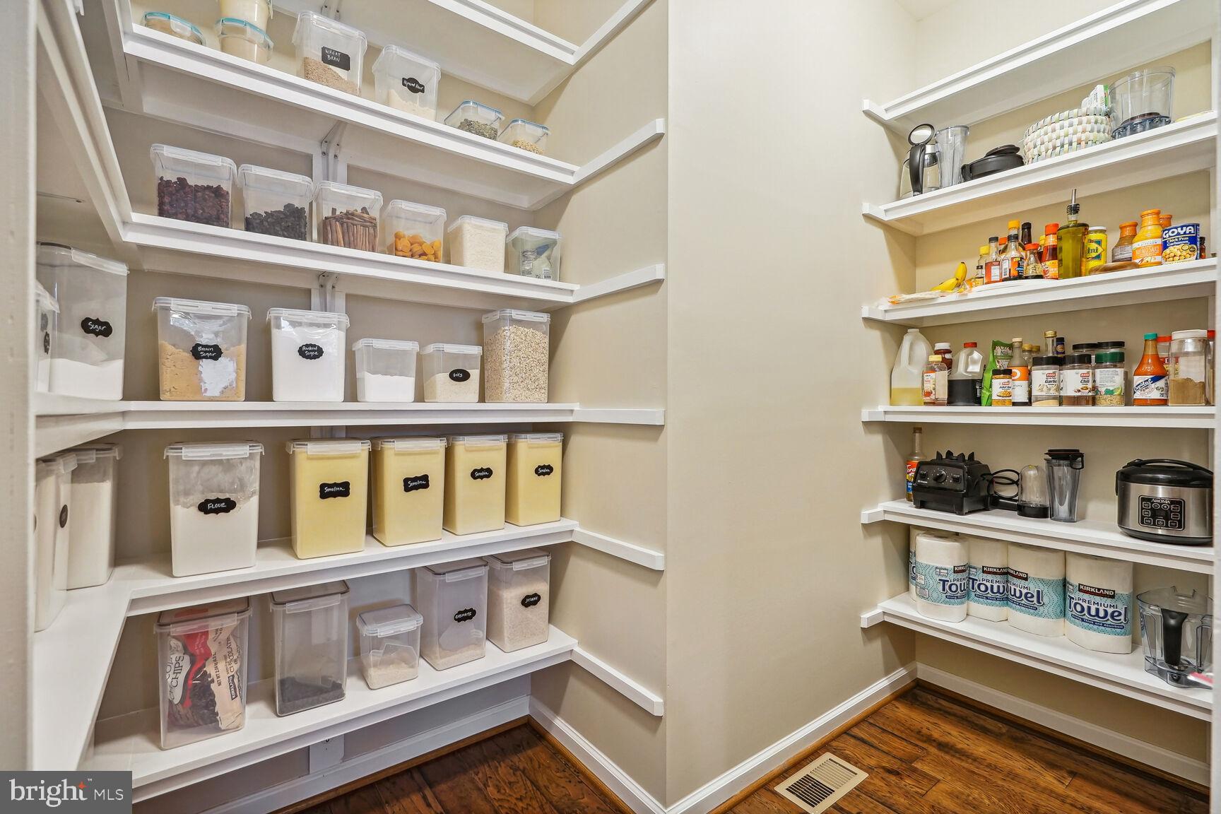 MEADOW BROOK FARM - Residential