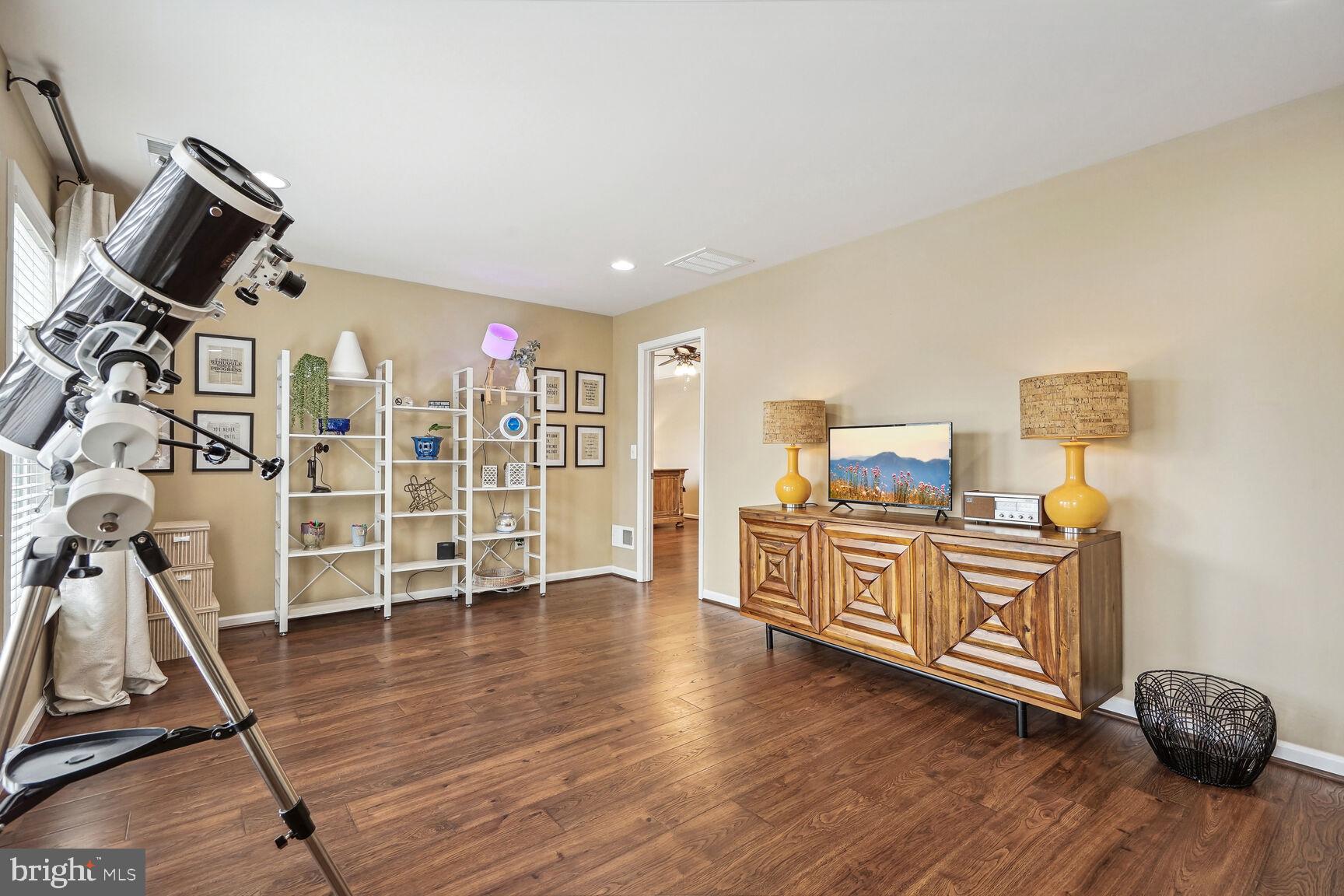 MEADOW BROOK FARM - Residential