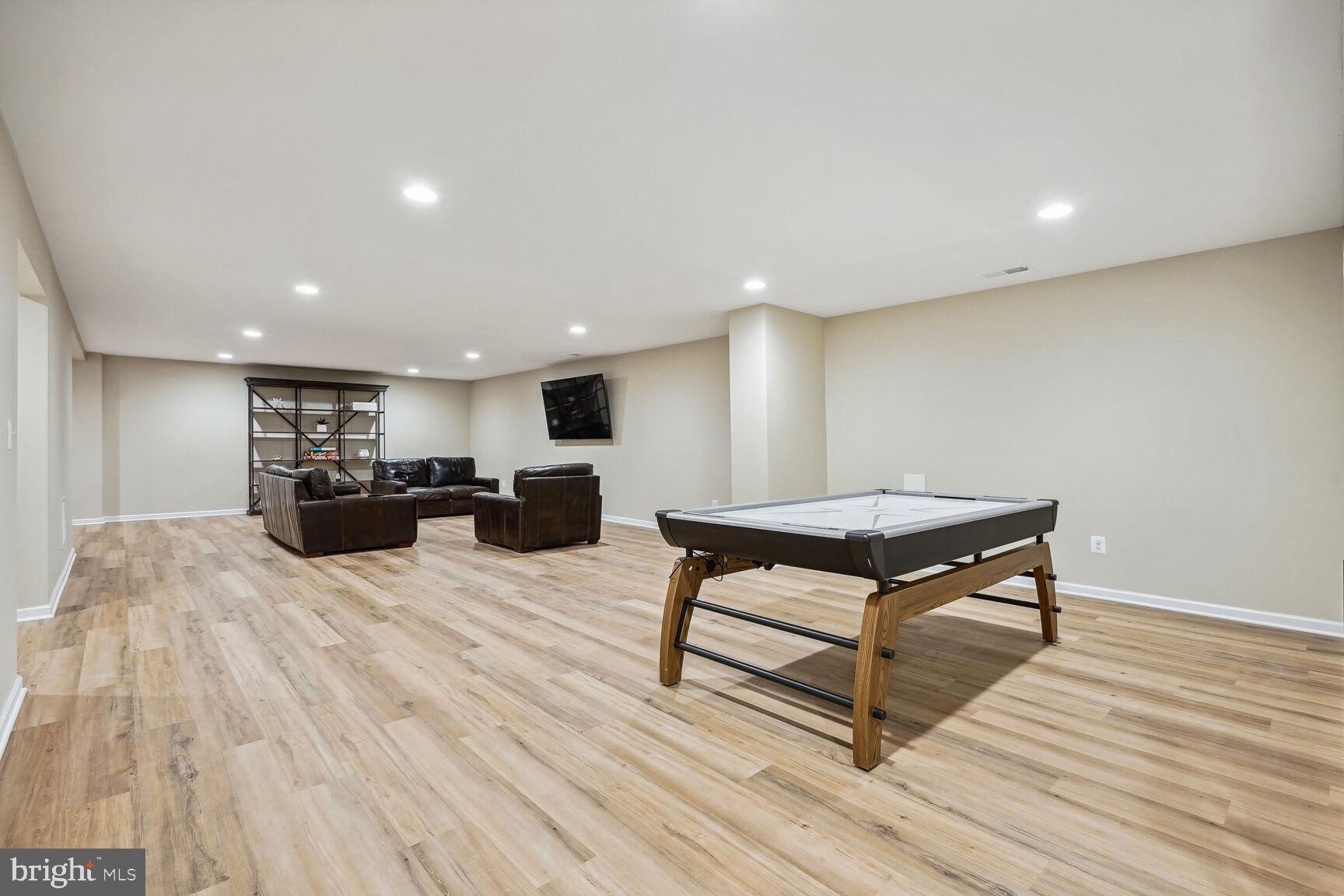 MEADOW BROOK FARM - Residential