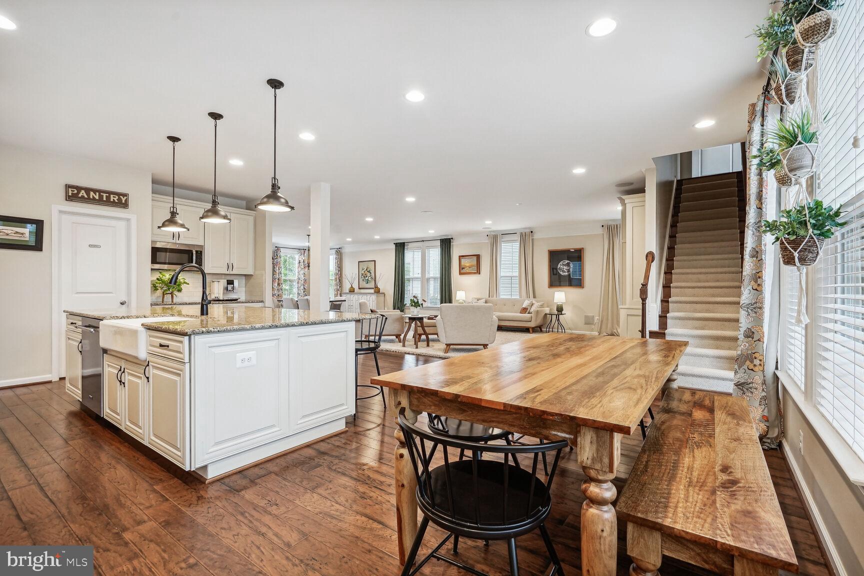 MEADOW BROOK FARM - Residential