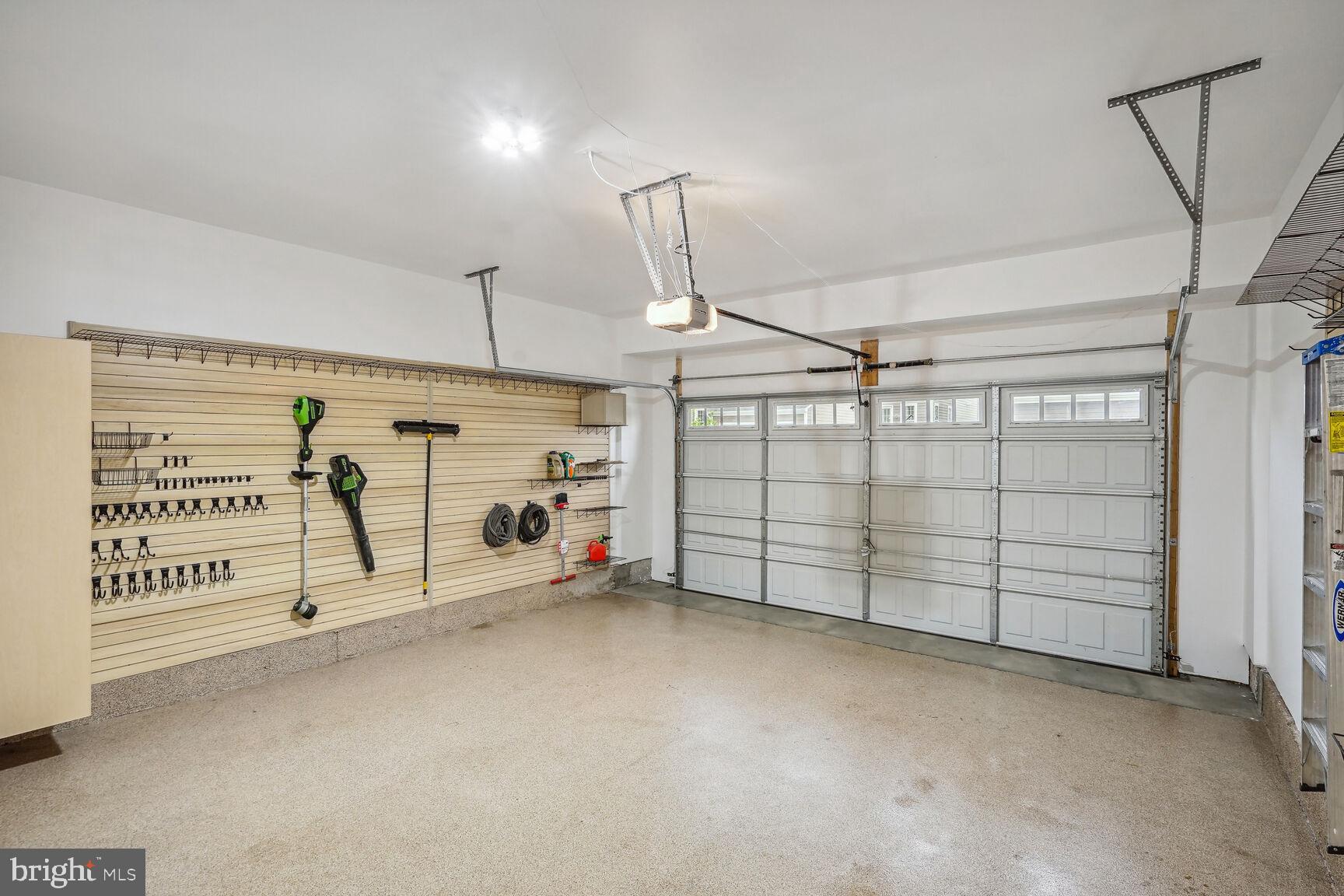 MEADOW BROOK FARM - Residential