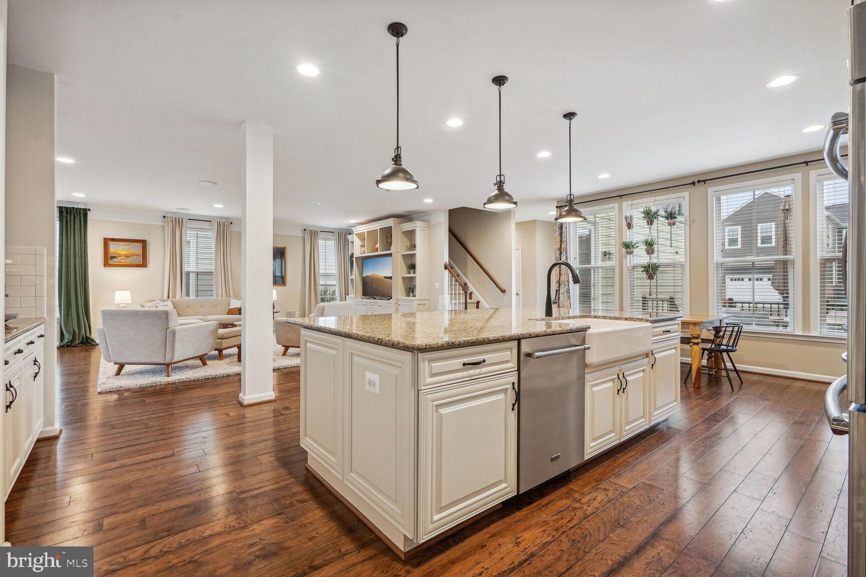 MEADOW BROOK FARM - Residential