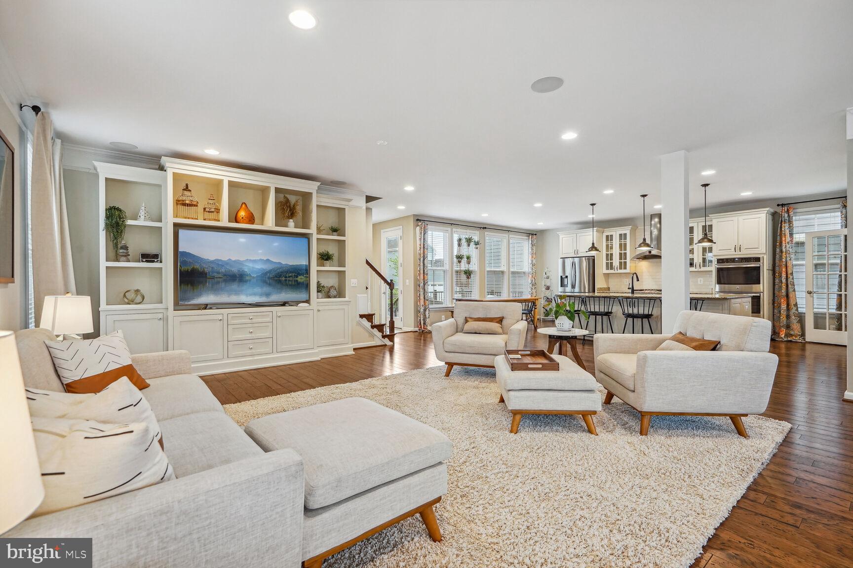 MEADOW BROOK FARM - Residential