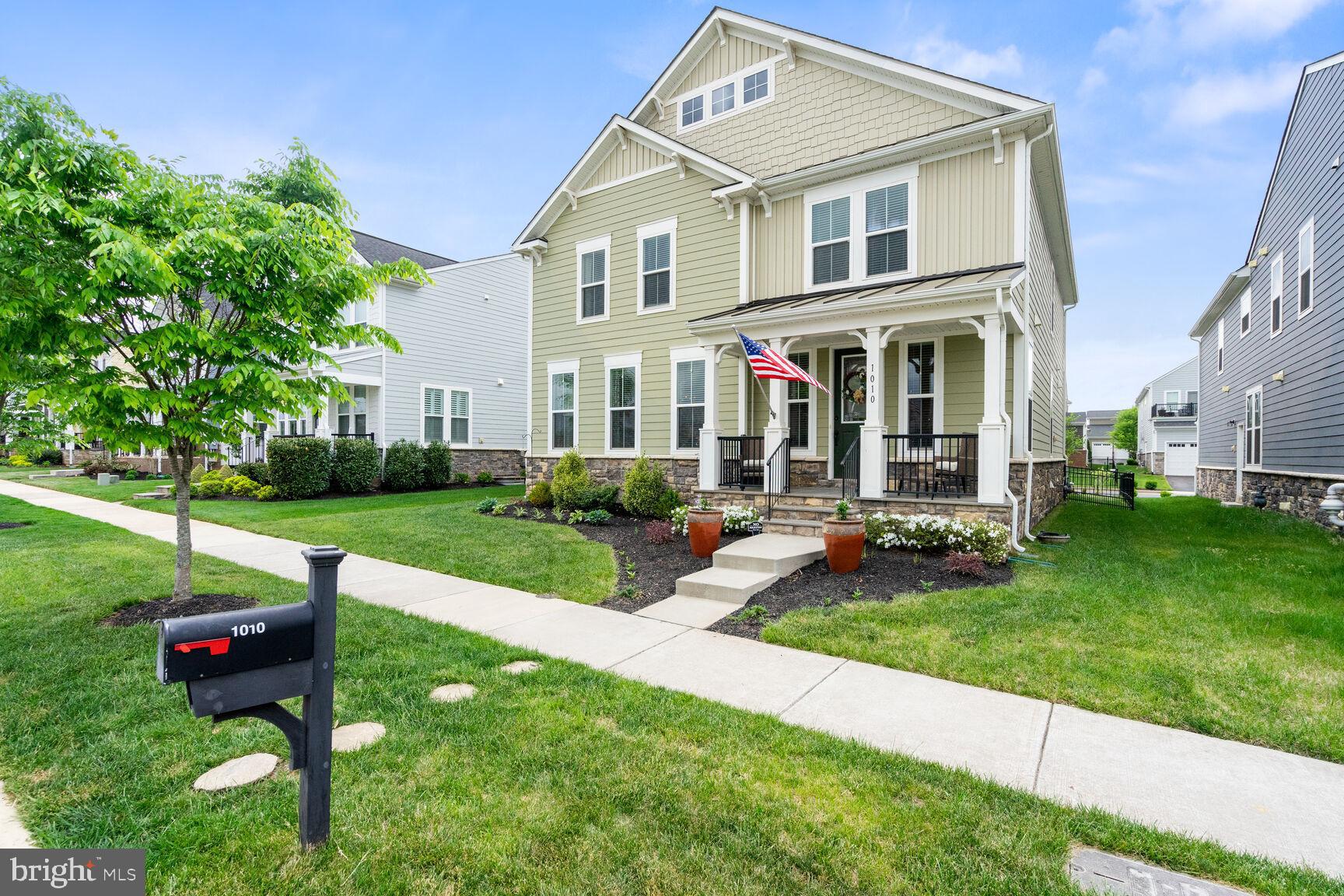 MEADOW BROOK FARM - Residential