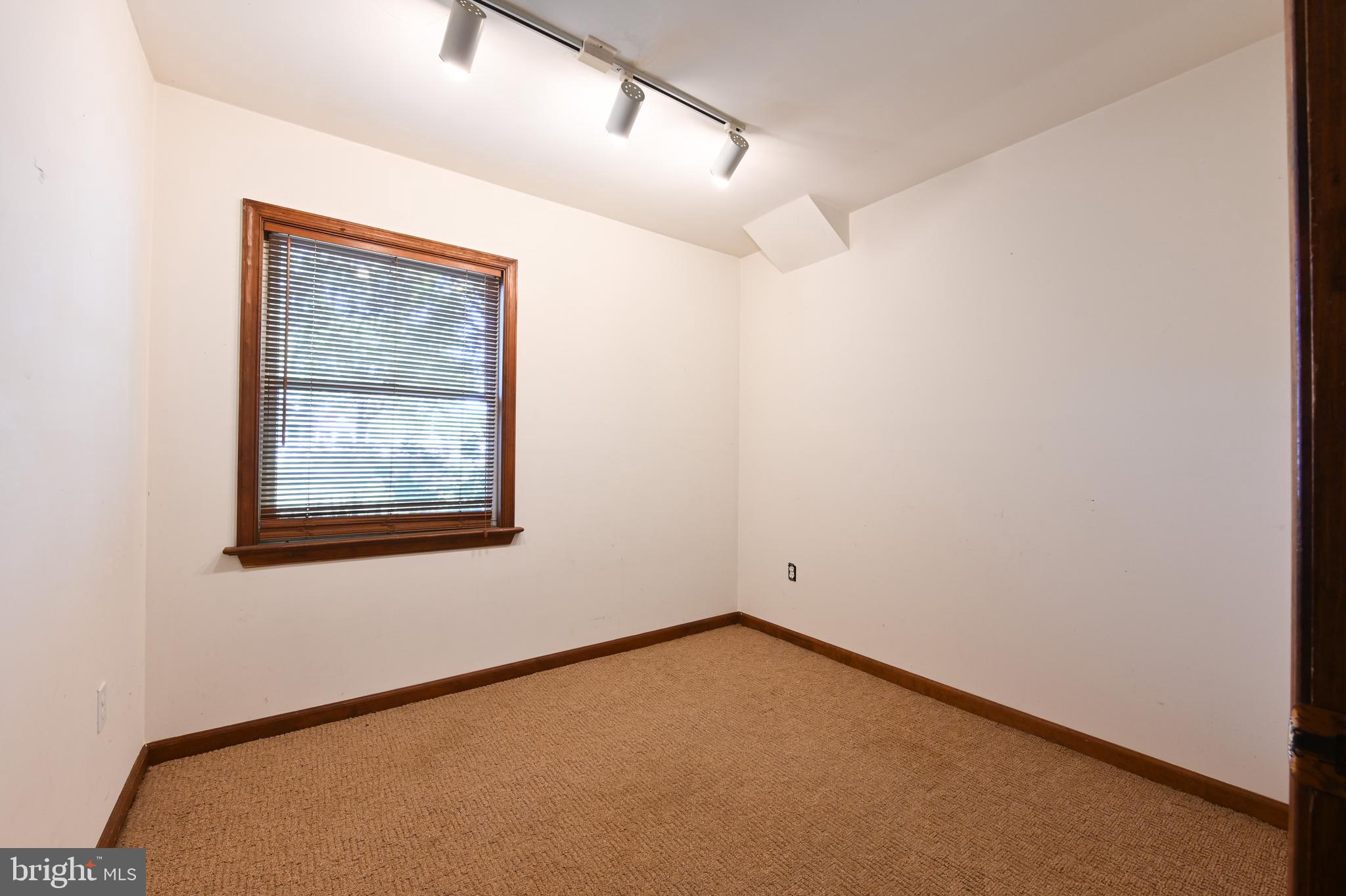 LOCH HAVEN - Residential